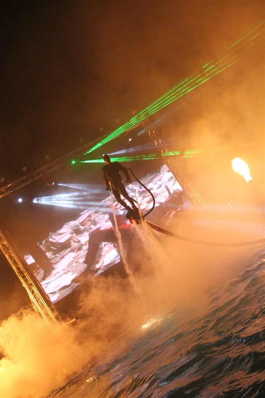 Superflying Water Show