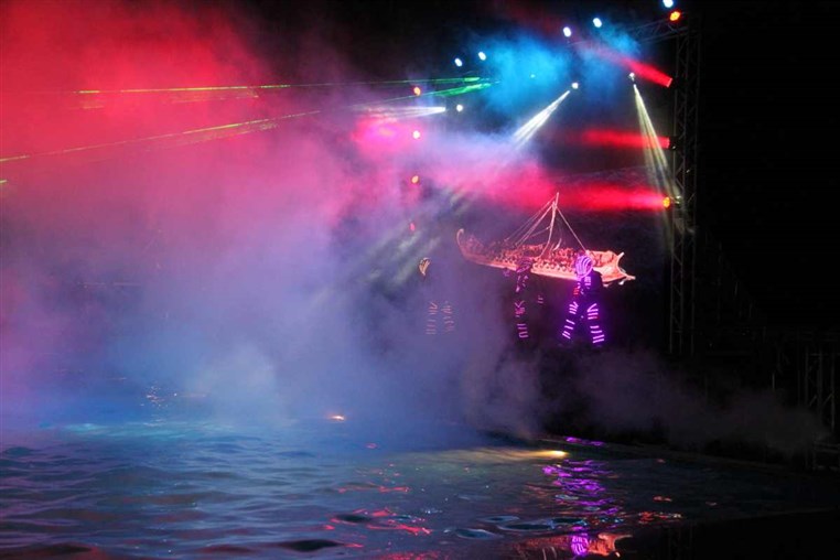 Superflying Water Show
