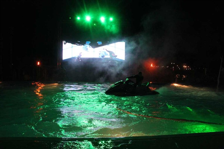 Superflying Water Show