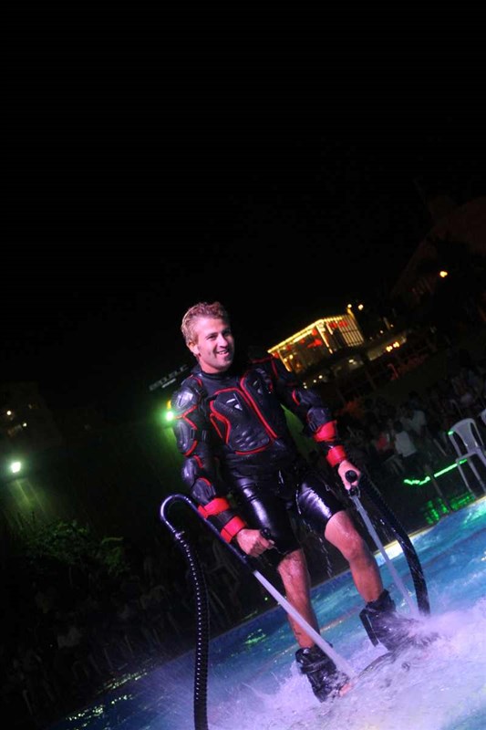 Superflying Water Show