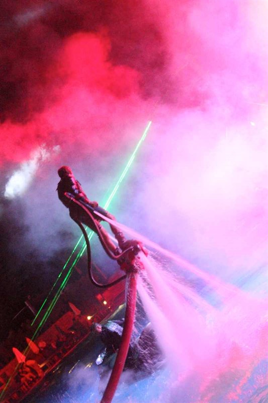 Superflying Water Show
