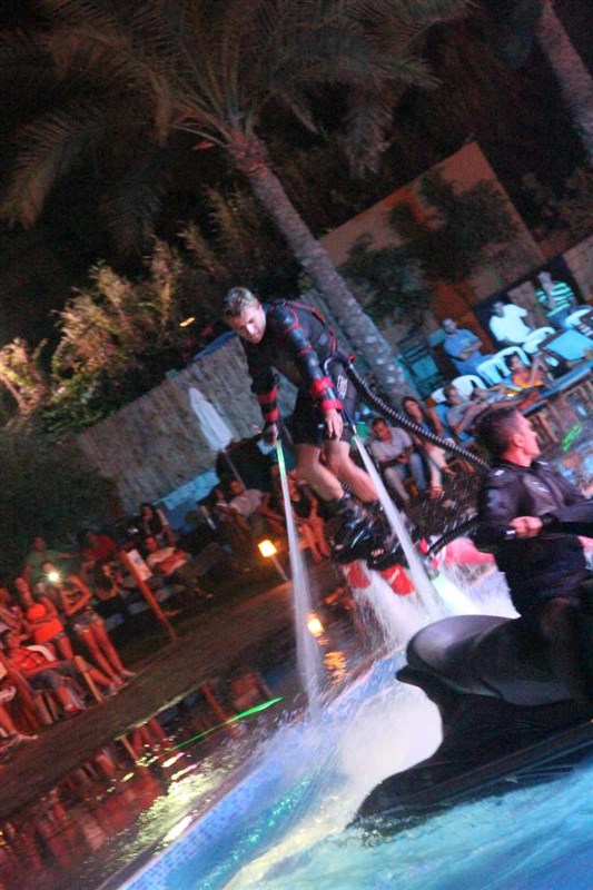 Superflying Water Show