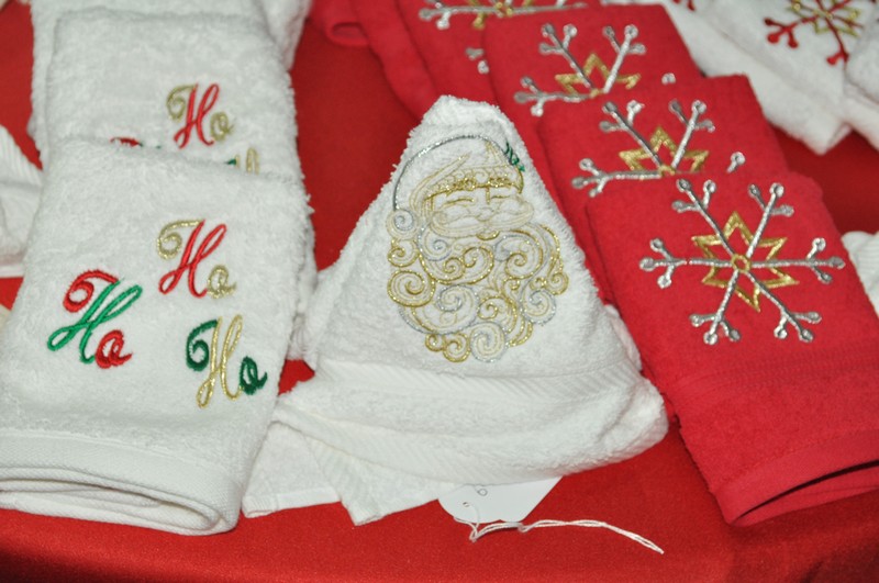La Chaine des Amis Christmas Exhibition 