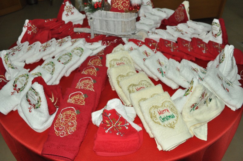 La Chaine des Amis Christmas Exhibition 