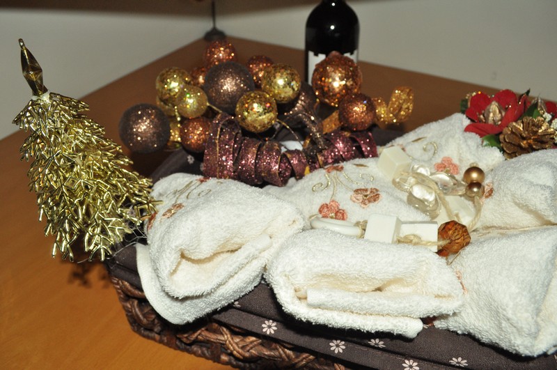 La Chaine des Amis Christmas Exhibition 