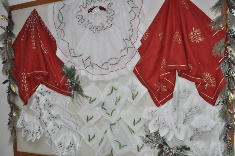 La Chaine des Amis Christmas Exhibition 
