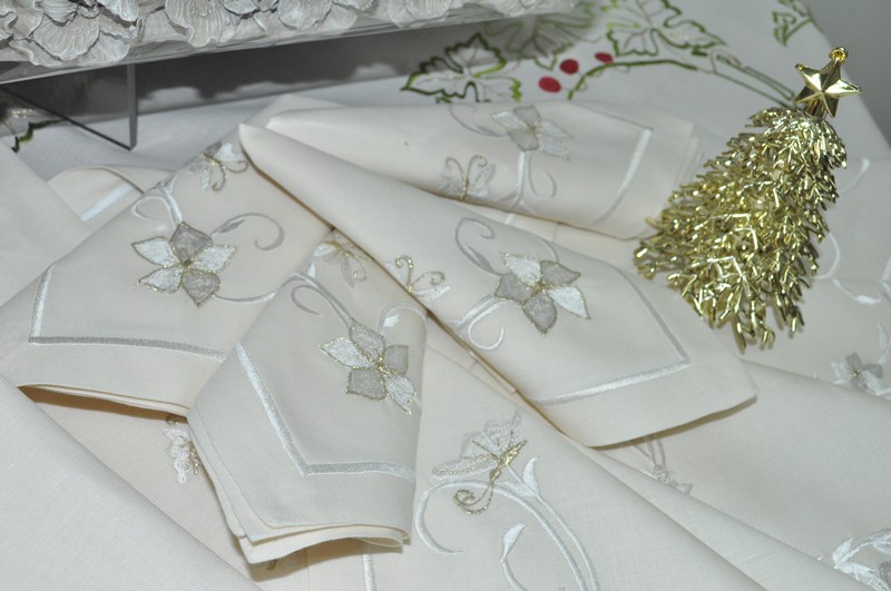 La Chaine des Amis Christmas Exhibition 