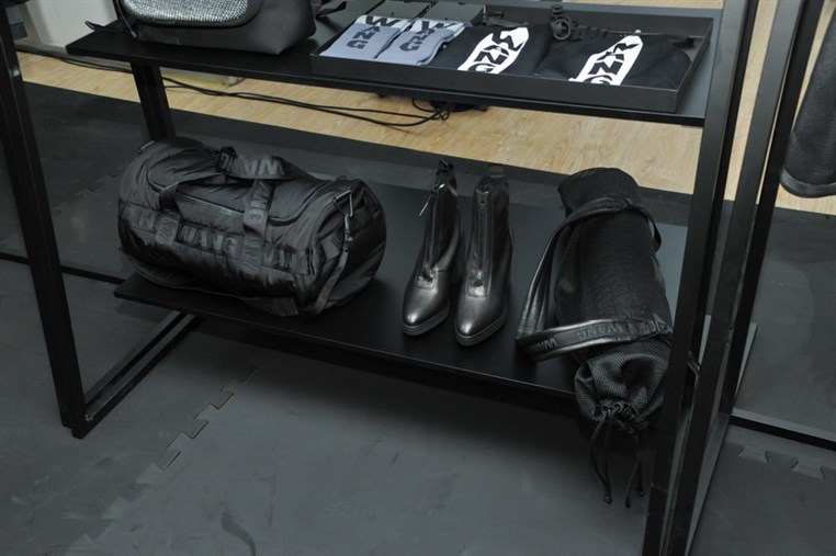  Alexander Wang x H & M Collection