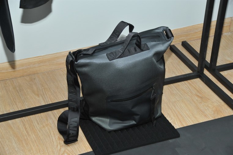  Alexander Wang x H & M Collection