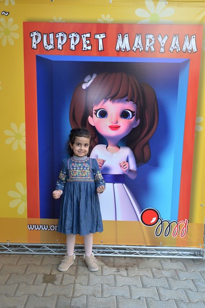 Gisele Hachem Zard dazzles children in PUPPET MARYAM 