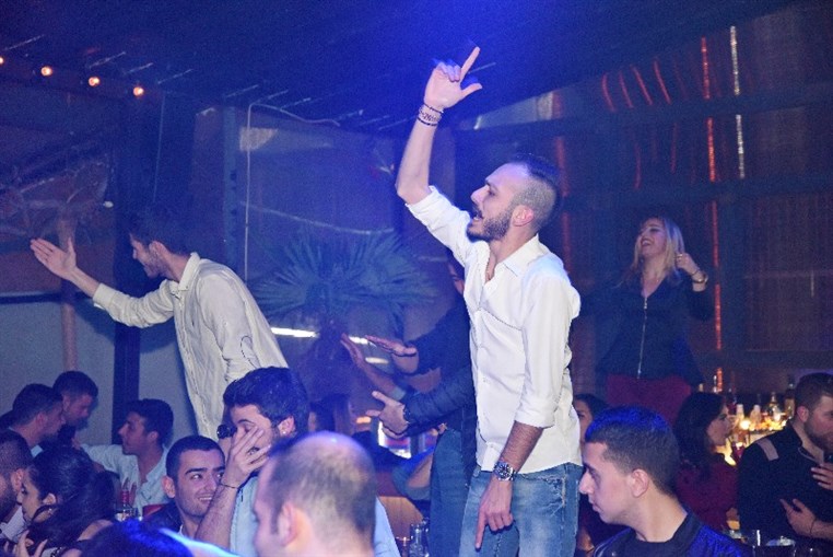 Dance to the SAXOBEAT