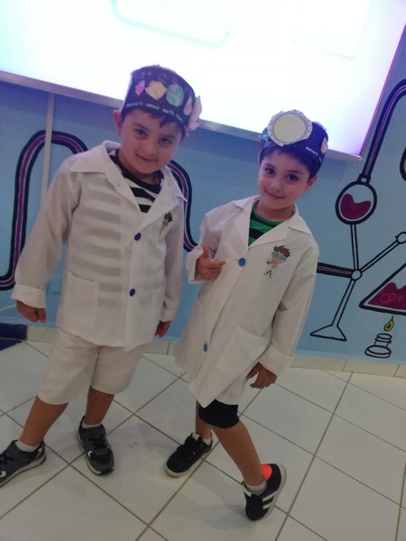 Workshop with Dr. Cyrine Nehme at Little Scientists
