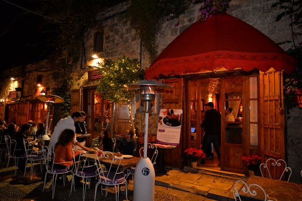 Christmas Decoration at Edde Yard