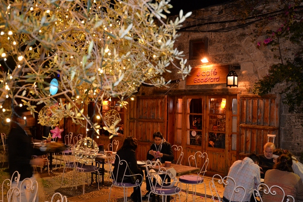 Christmas Decoration at Edde Yard