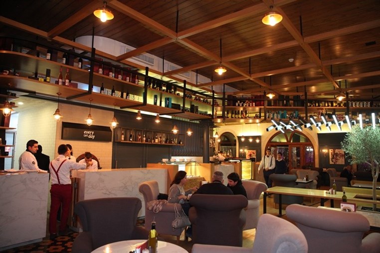 Everyday Cafe on Saturday Night 