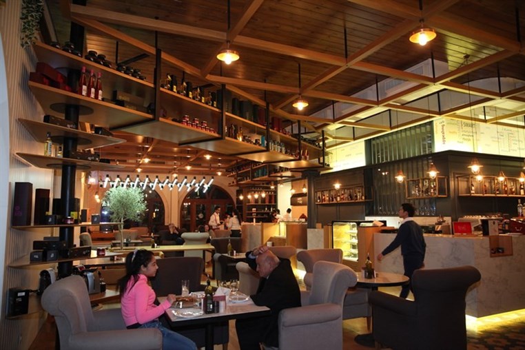 Everyday Cafe on Saturday Night 