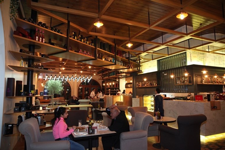 Everyday Cafe on Saturday Night 