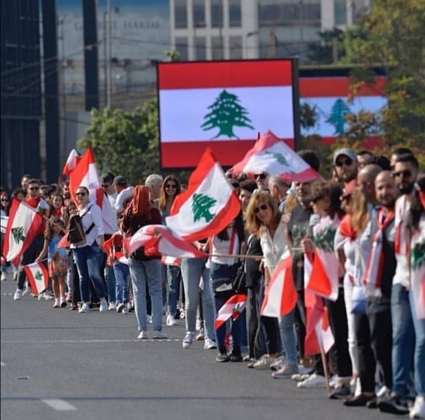 Human Chain in Lebanon from South to North
