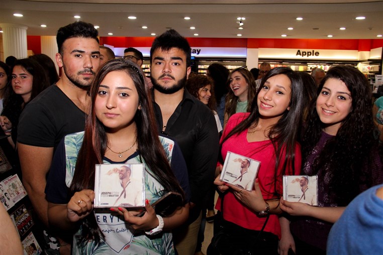 Joseph Attieh signing session of ‎Hobb W Mkattar‬ 