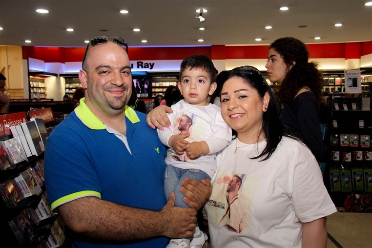 Joseph Attieh signing session of ‎Hobb W Mkattar‬ 