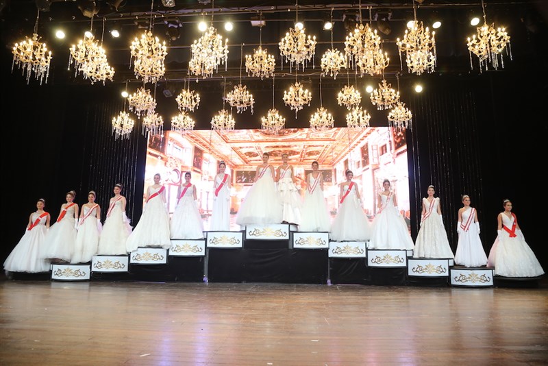 19eme Bal International des Debutantes