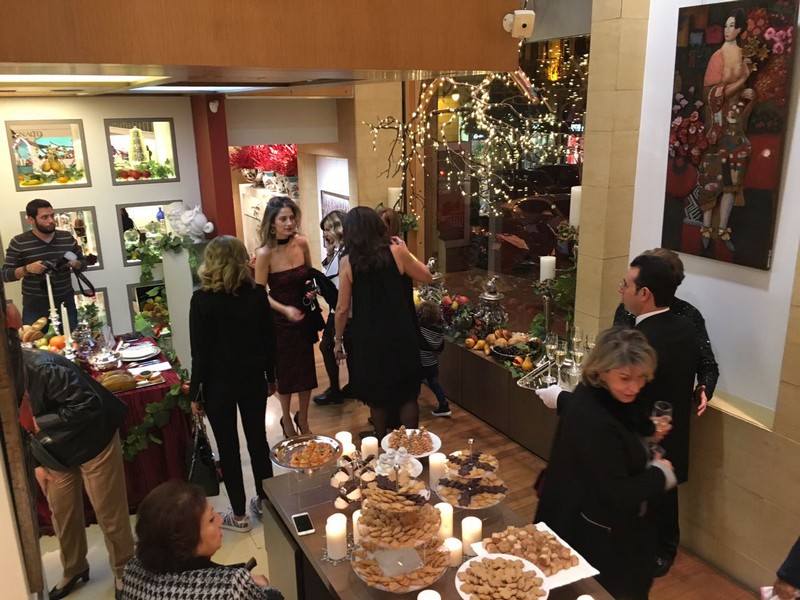 Au Gant Rouge Christmas Tables Decoration