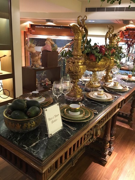 Au Gant Rouge Christmas Tables Decoration