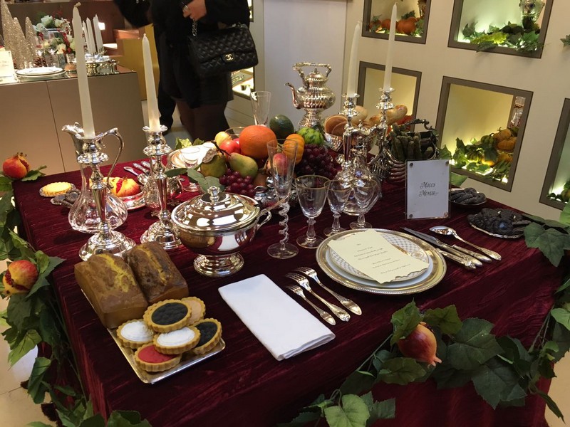 Au Gant Rouge Christmas Tables Decoration