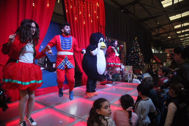 Santa & the chocolate Factory