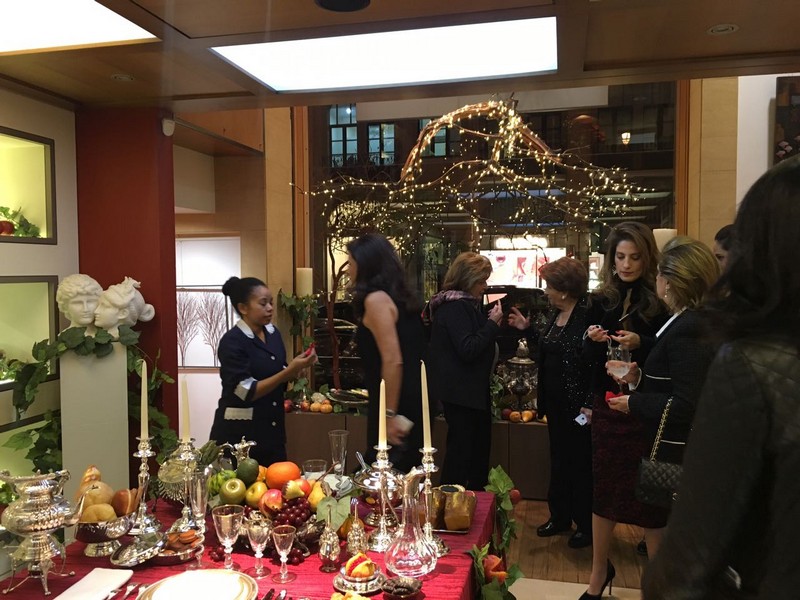 Au Gant Rouge Christmas Tables Decoration