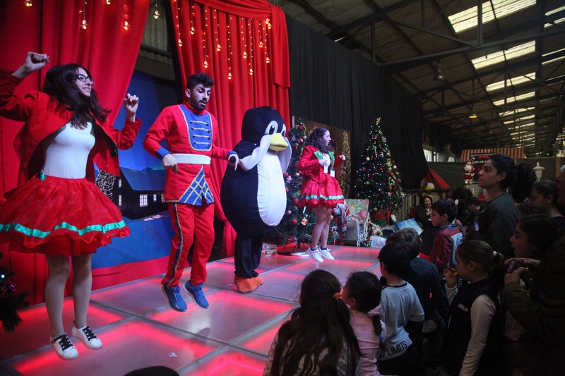 Santa & the chocolate Factory