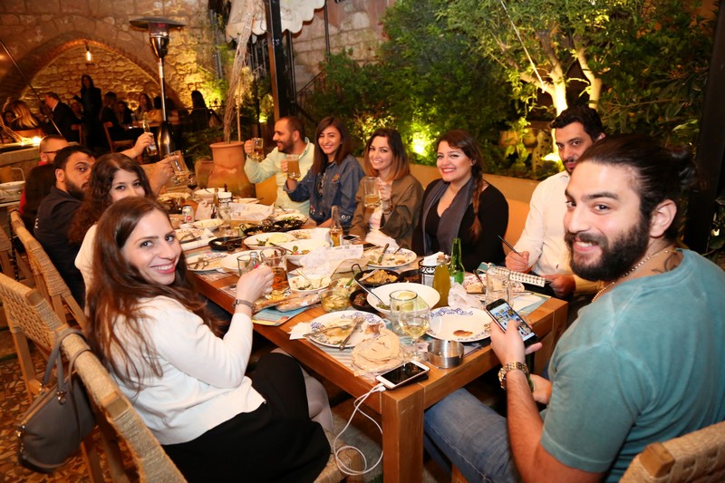 El Denye Hek opens its outdoor summer Terrace
