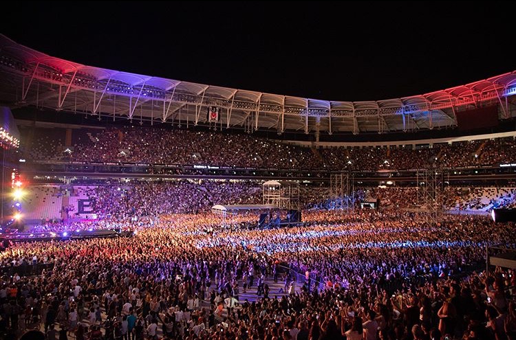 Shakira in Istanbul Vodafone Park