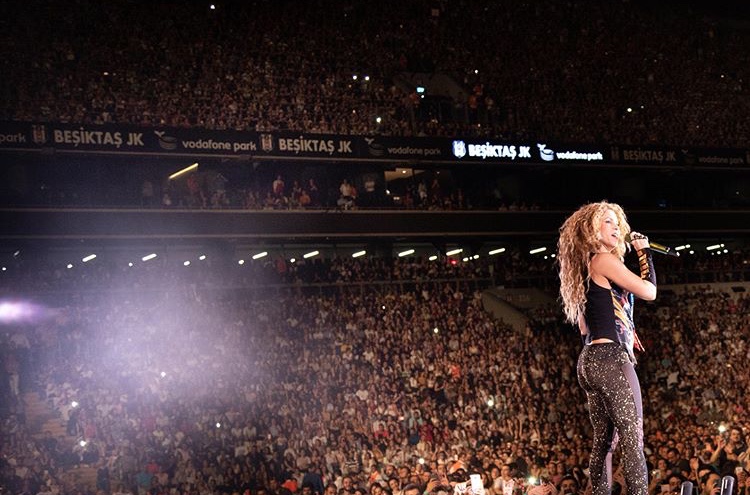 Shakira in Istanbul Vodafone Park