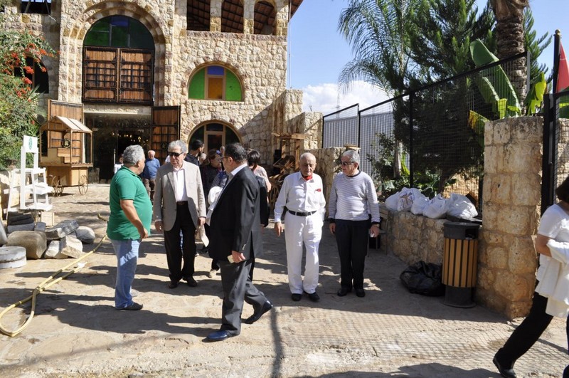 Badr Hassoun Khan Al Saboun hosts the Circle of Lebanese Ambassadors