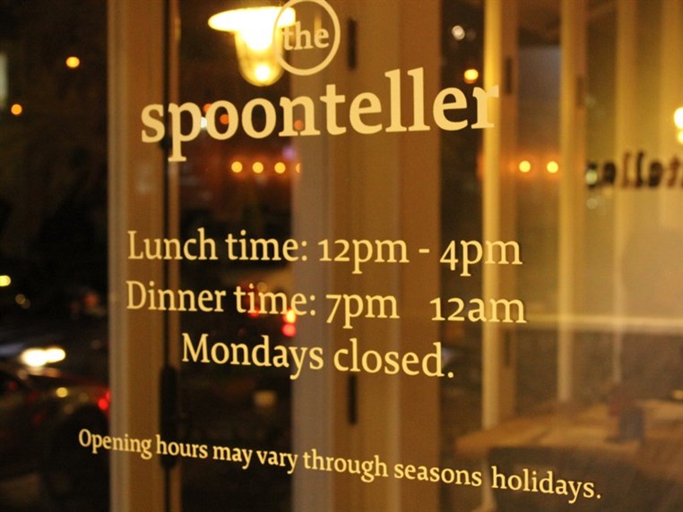 The Spoonteller on Friday Night