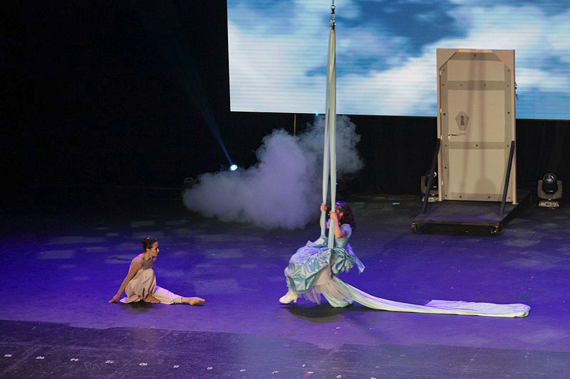 Alice in Wonderland-The Circus Musical