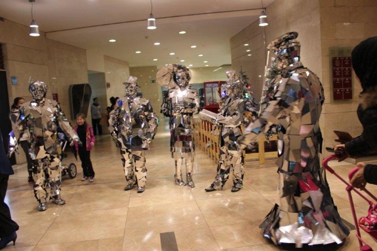 ABC Mirror Family Show