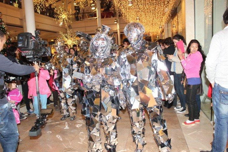 ABC Mirror Family Show