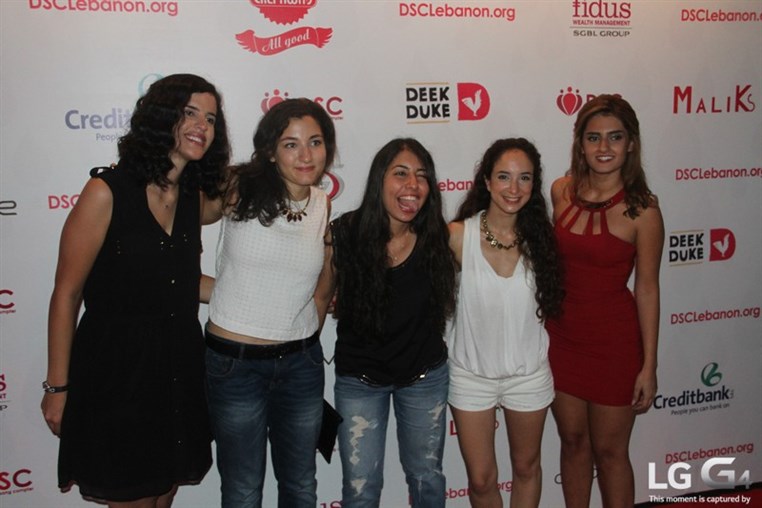 Donner Sang Compter Fundraising at White