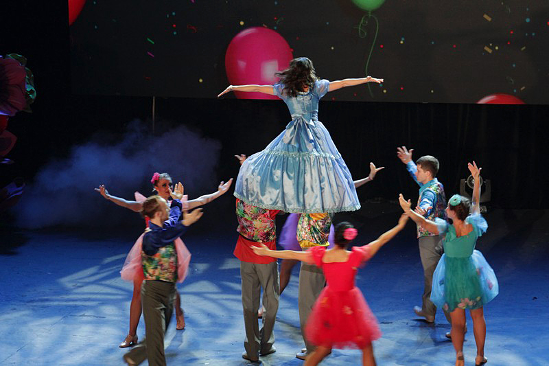 Alice in Wonderland-The Circus Musical