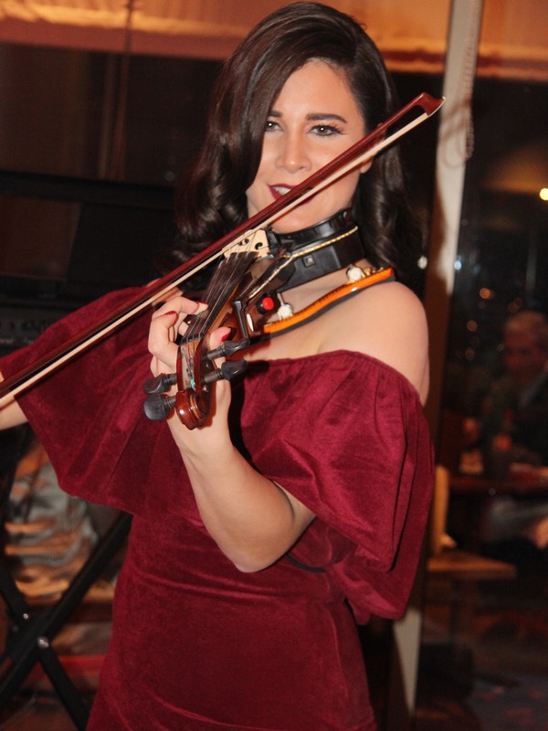 Violin Romance at Le Jardin du Royal