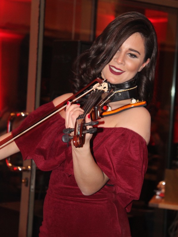 Violin Romance at Le Jardin du Royal