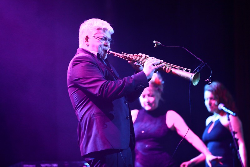 Linda de Suza au Casino Du Liban