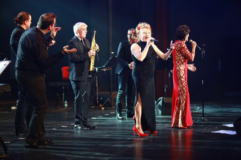 Linda de Suza au Casino Du Liban