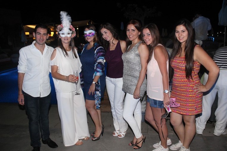 ILLUMINARE pool party