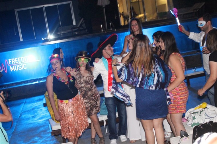 ILLUMINARE pool party