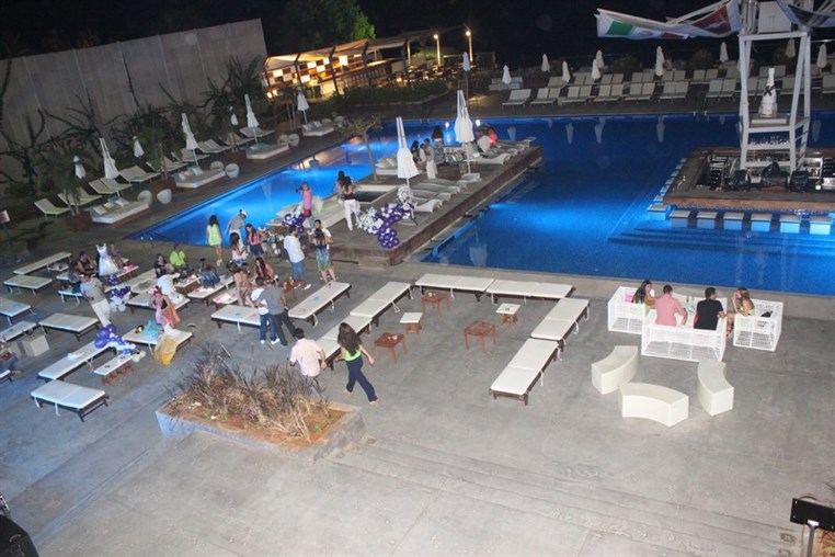 ILLUMINARE pool party