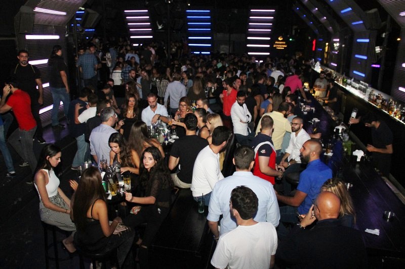 3al Lebnene at Myu On The Roof 