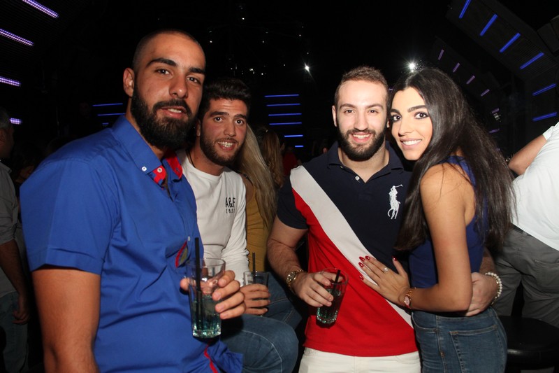 3al Lebnene at Myu On The Roof 